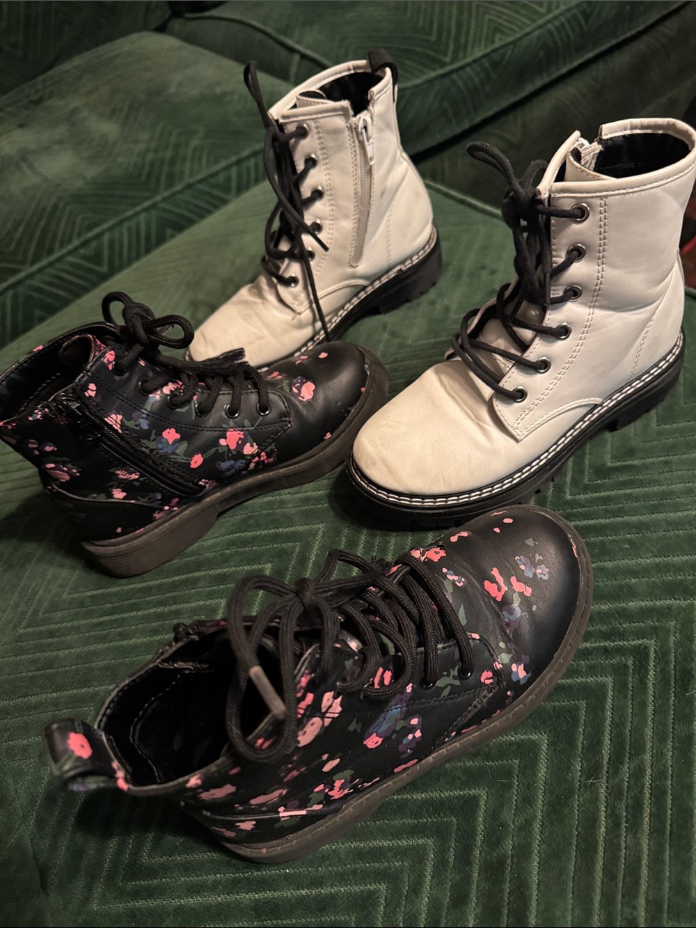 Girls doc marten lot
